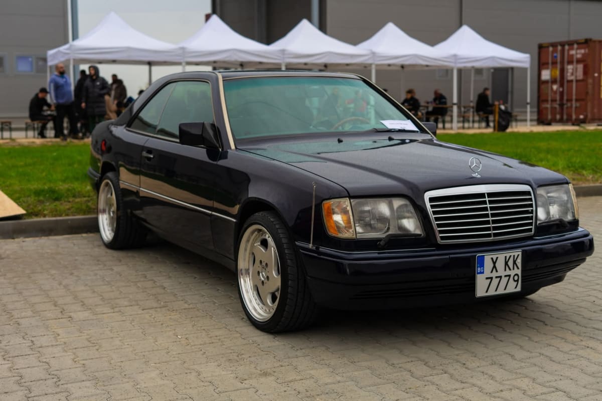 Mercedes W124